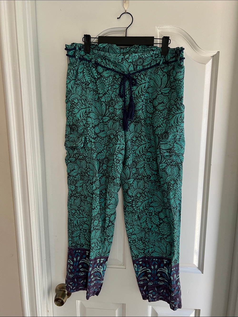 Sundance Teal & Navy Floral Cropped Pants